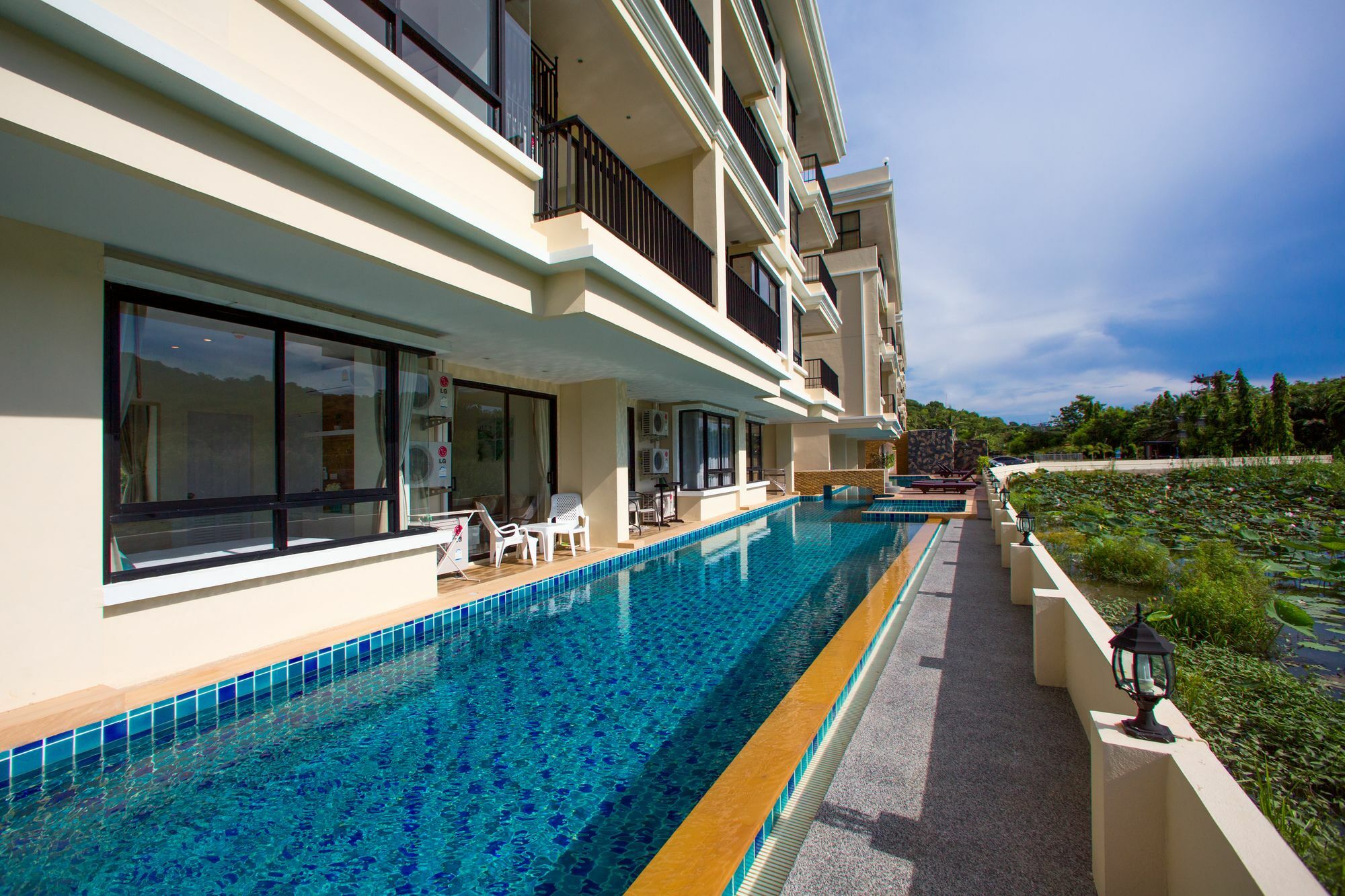 The Lago Apartments Rawai Екстериор снимка